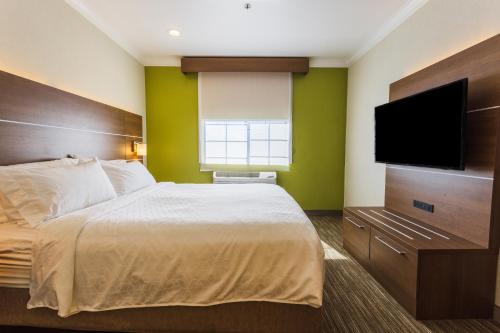 Holiday Inn Express Davis-University Area, an IHG Hotel