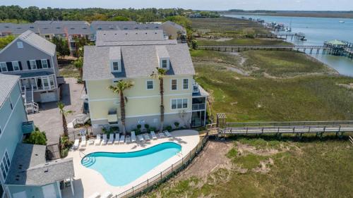 95 Waters Edge Community