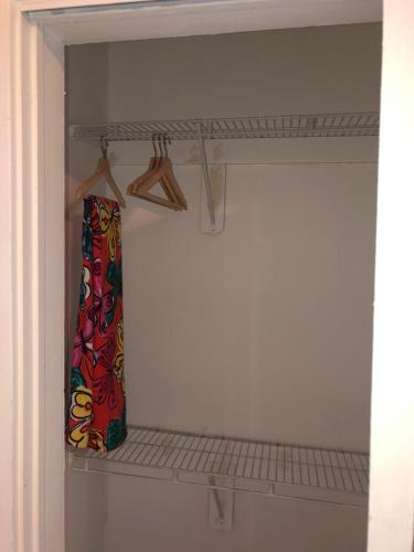 Private Suite next to Calle Ocho Room Type - Deluxe Queen Room