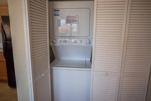 206 - Palms of Treasure Island - image 2