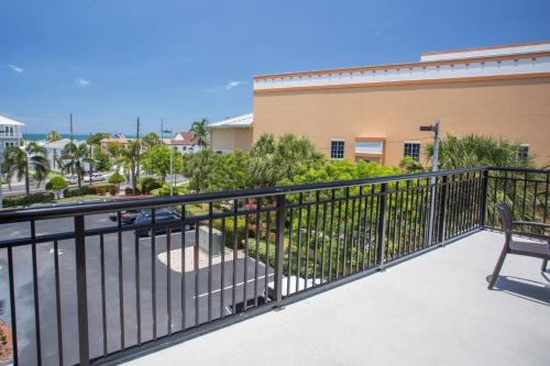 206 - Palms of Treasure Island - image 4
