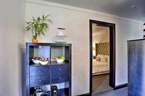 Modern Home with Fire Pit by Sacramento River! - image 8