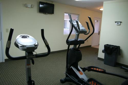 Fitness center, Affordable Suites - Fayetteville/Fort Bragg in Westover