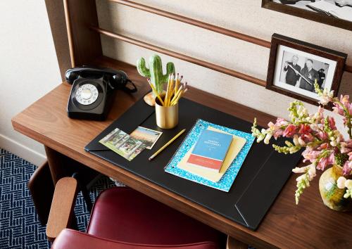 276628511 Graduate by Hilton Tucson