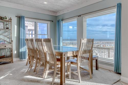 Beachfront Paradise with Stunning Views & Pool home - image 5