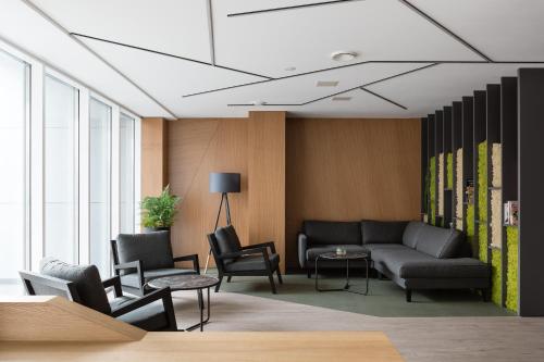 Lobby, Bob W Telliskivi in Northern Tallinn