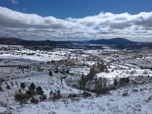 CASERIO INAZARES - MONTAÑA, CHIMENEA, NIEVE, BARBACOa