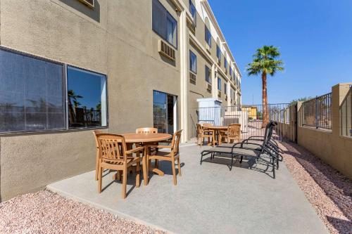 Comfort Inn & Suites Surprise Near Sun City West