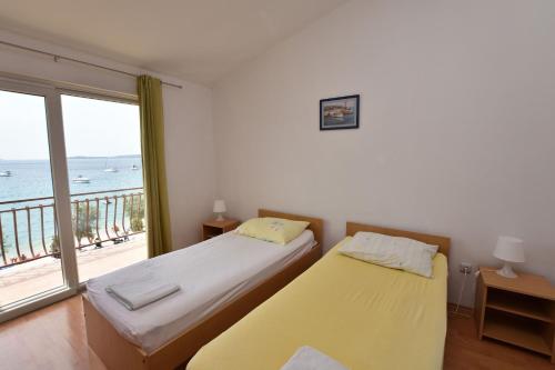 Apartments Jerko - image 9
