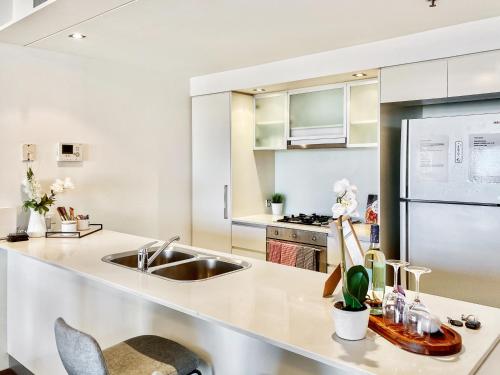 Three-Bedroom Apartment image 8