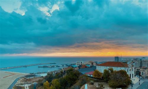 Apartment with Frontal Sea View