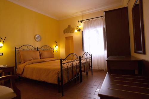 3 twin beds