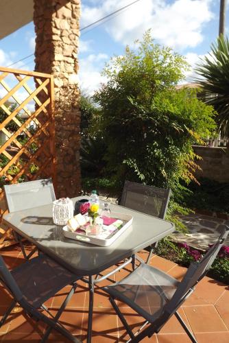 Flamingo Guest House- Rooms - Porto Istana