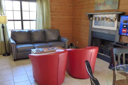 Woods End 2BDR Cabin - image 7