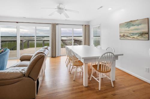 1512 Forest Ave - Deep Water Dock - Endless Sunsets - image 3