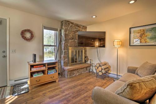 Cozy Mtn Hideaway 4 Mi to Winter Park Resort - image 2