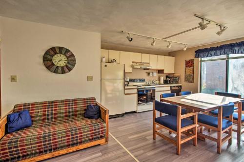 Cozy Seven Springs Condo - Ski Golf and Hike! - image 3