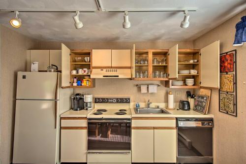 Cozy Seven Springs Condo - Ski Golf and Hike! - image 7