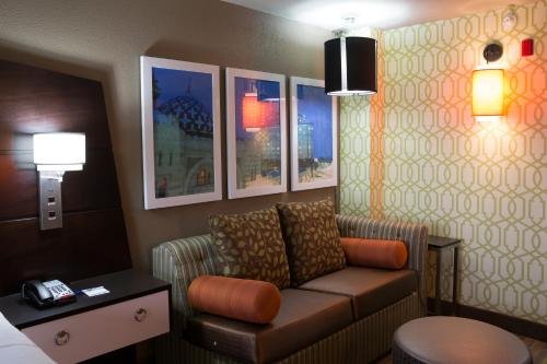 Holiday Inn Express Atlanta Galleria-Ballpark Area, an IHG Hotel