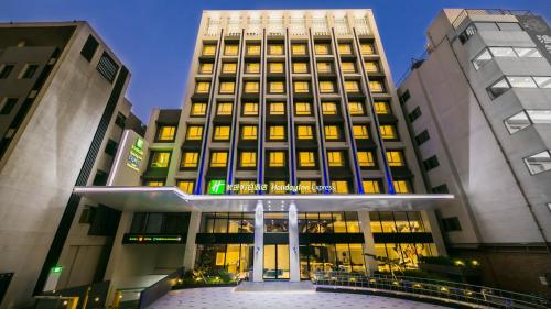 Holiday Inn Express Taichung Fengchia, an IHG Hotel