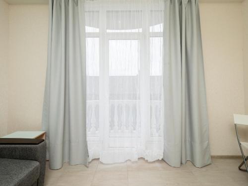 More Rooms Тюльпанов