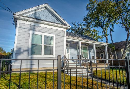 Prosperity Place Remodeled 3BR 2BA Near Downtown in San Antonio, USA
