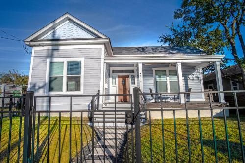 Prosperity Place Remodeled 3BR 2BA Near Downtown in San Antonio, USA
