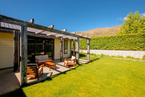 Roys Bay Lodge - Wanaka Holiday Home - image 4