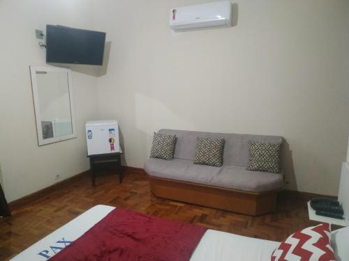 Standard Quadruple Room image 5