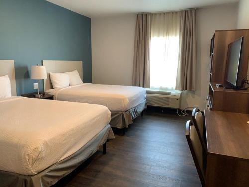 WoodSpring Suites Pecos - image 3