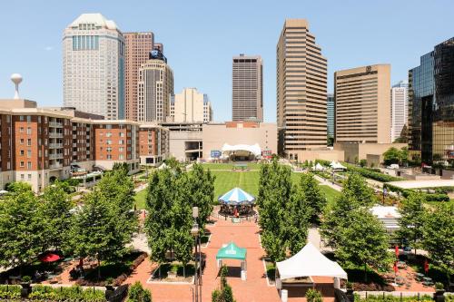 Frontdesk LC Riversouth 205 Apts Downtown Columbus - image 3
