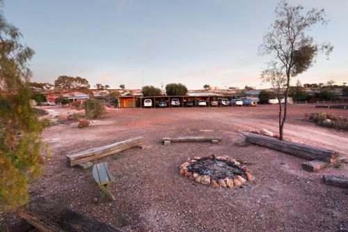 Apkārtne, White Cliffs Underground Motel in White Cliffs