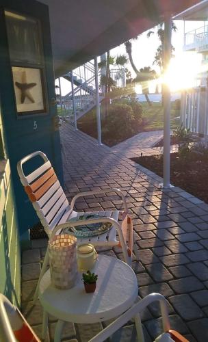 Tropic Terrace #5 - Beachfront Rental apts - image 7