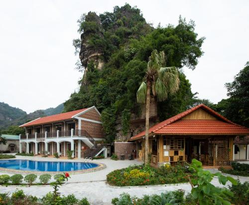 닌빈 HoangLong Riverside Homestay 2성급 호텔 수영장