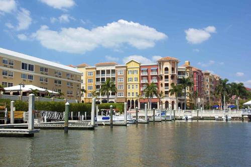 Coral Falls of Lely w Tiki Huts & Heated Pool – Naples, FL