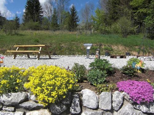 Ferienwohnung-am-Rosengarten - image 5