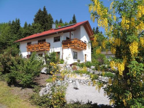 Ferienwohnung-am-Rosengarten - image 4