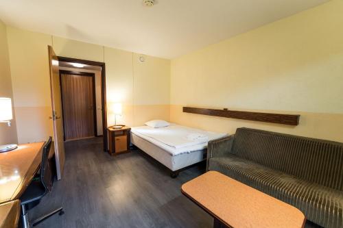 Budget Hotel Raahe - Tap to explore photos