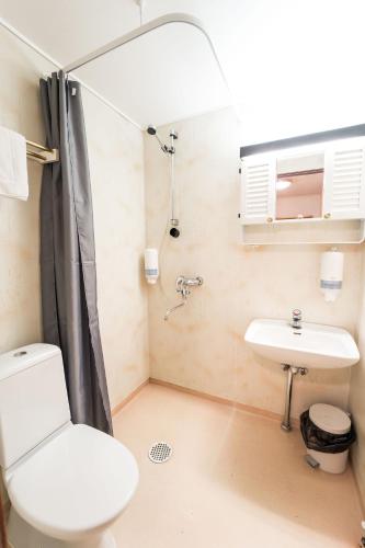 Budget Hotel Raahe - image 4