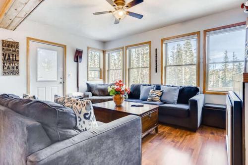 300 Lodgepole by Book by Owner - image 2