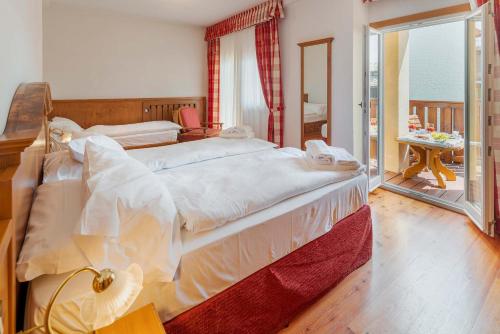 Royal Hotel Cortina - image 11