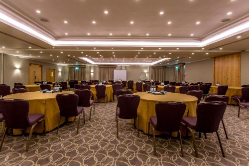 Hellidon Lakes Hotel - image 12