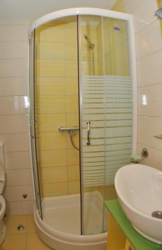 Belvedere Apartments - image 2