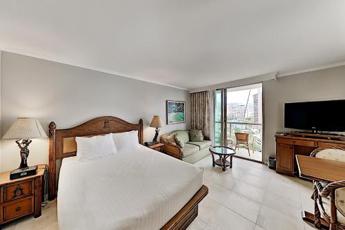 Luana - Walkable Waikiki Studio - Gym & Pool condo - image 4
