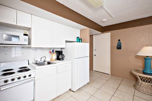 Beach Condo Unit #540 - image 9