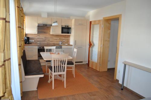 Kitchen, Apart Stella Bianca in Kappl