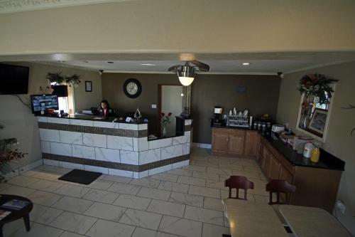 Executive Inn Snyder - 레스토랑