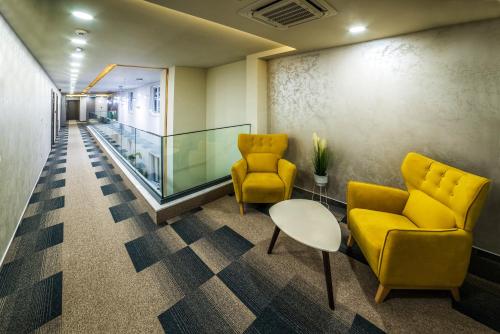Hotel River - image 2