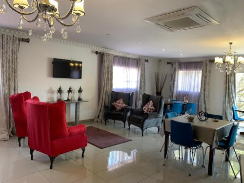 禮頓旅館 (Leighton Court) in 中新堡