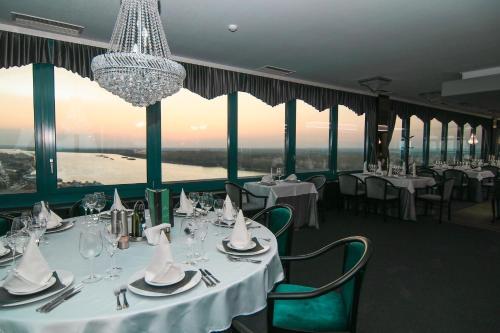 레스토랑, 그랜드 호텔 리가 (Grand Hotel Riga) in 루세